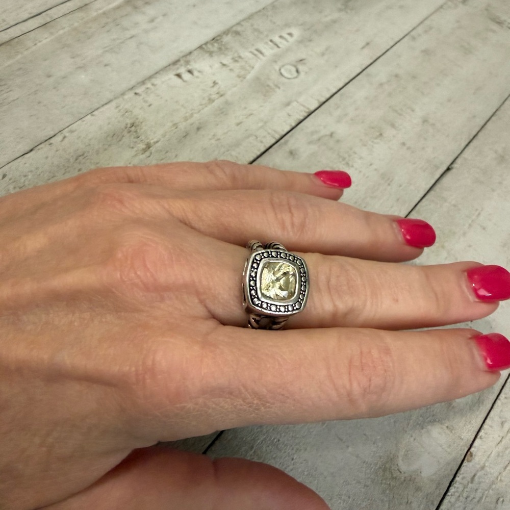 Elegant Silver Women's Ring